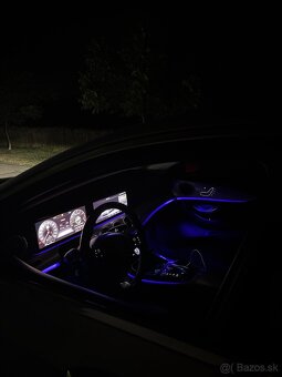 Mercedes-Benz E400 4MATIC - 11