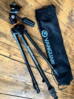 Fotoaparat Canon EOS 800D+Objektiv 17-55 f2.8+ brasna+stativ - 11