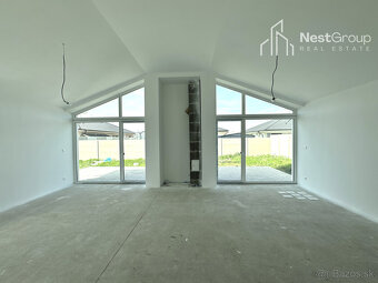 4-izbový rodinný dom s presklením v obývacej časti, Senec - 11