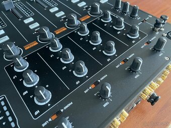 Allen & Heath - 11