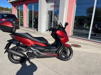 Honda  Forza 125 - 11