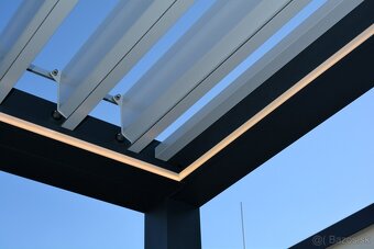 Pergola s otočnými lamelami 0 ° až 135 ° - 11