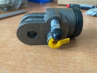 Uaz 469 Gaz, Volga predám diely na brzdy - 11