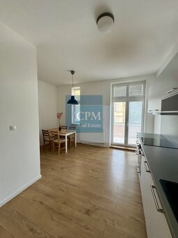 Ponúkame na prenájom 3. izbový veľký byt v centre mesta na Z - 11