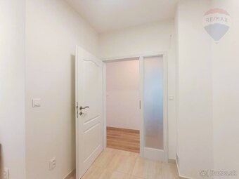 PRENÁJOM: Priestranný 3-izbový bungalov s parkovaním vo dvor - 11