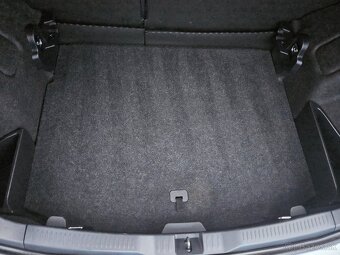 ✅Toyota Auris 1.6 benzín➡️89.000 km➡️r.v.:2016 - 11