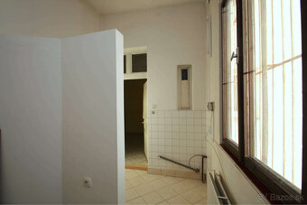 Prenájom priestorov na 1. poschodí Dom Módy na Nám. gen. M. - 11