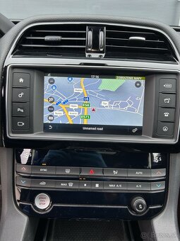 Jaguar  F-Pace  2,0d AWD  132kw - 11