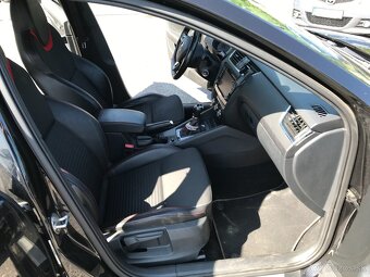 Škoda Octavia Combi 2.0 TDI DPF RS DSG - 11
