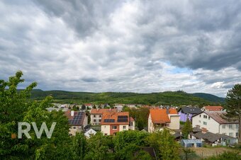 Priestranný RD s potenciálom v centre Žiaru nad Hronom - 11