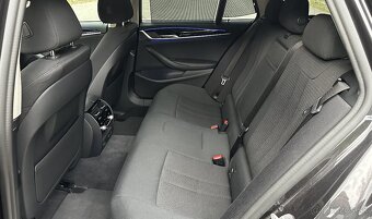 BMW 520d xDrive A/T FACELIFT, KAMERA, NAVI, FULL LED, ŤAŽNÉ - 11