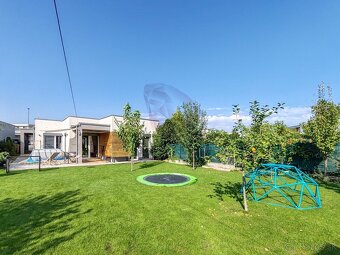 Kompletne zariadený moderný 4 izbový rodinný dom - 11