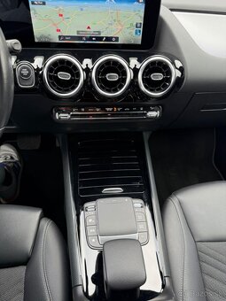 Mercedes Benz GLA 250e Plug-in hybrid - 11