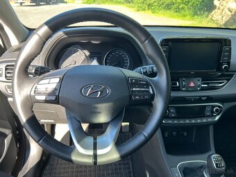 Hyundai i30 CW Family 48V Mild Hybrid 1,5T-GDi 117KW MT/6 - 11