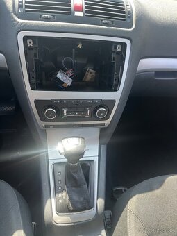 Škoda octavia 2 lift 2.0tdi CFH 103kw Dsg - 11