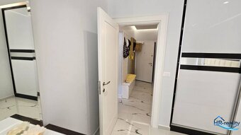 Sarandë – luxusný apartmán v novostavbe 40m od mora - 11