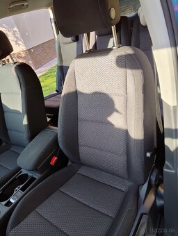 VW Touran 1.5 TSI havarovaný - 11
