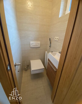 Prenájom  luxusný 5 izbový rodinný dom s parkovaním a záhrad - 11