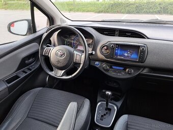 Toyota Yaris Hybrid - 11