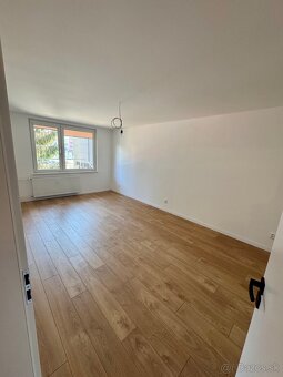 Kompletne 2025 zrekonštruovaný 3-izbový byt 81m2 na ulici J. - 11