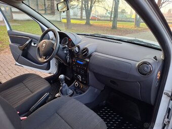 Dacia Duster 1.6i 4x4 - 11