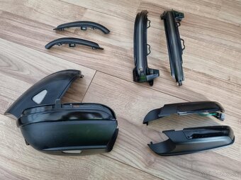 Dynamicke LED smerovky spatnych zrkadiel - 11