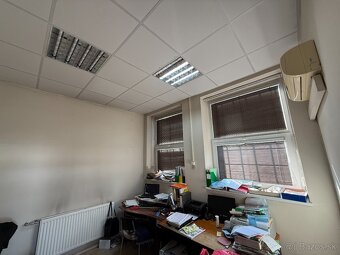 Multifunkčný reprezentatívny obchodno–skladový objekt - 11