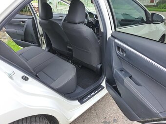 Predam Toyota Corolla 1,6,97kw,r.v.2018,naj.131000km,automat - 11