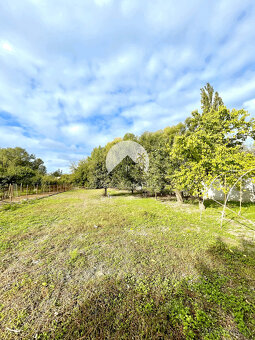 Reality KOMPLEX s.r.o. Vám ponúka priestranný rodinný dom s  - 11