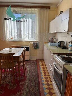 Pekný zachovalý rodinný dom v obci Závadka nad Hronom - 11