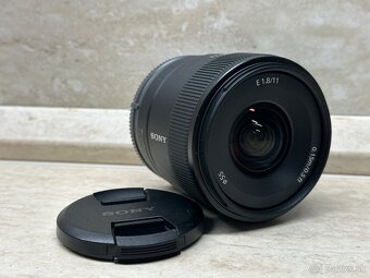 Sony E 11mm f/1.8 - 11