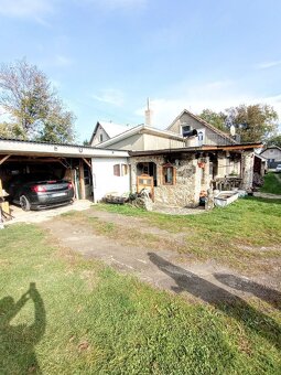 Štýlový dom v obci s výbornou občianskou vybavenosťou - 11