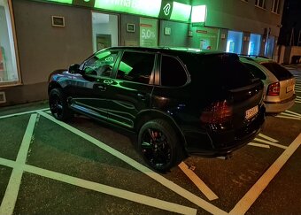 PORSCHE CAYENNE S - Black on Black - 11