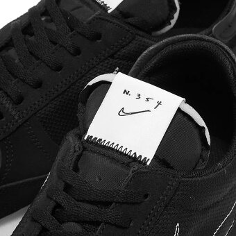 Lodicky Vanessa, Prada a tenisky Nike - 11