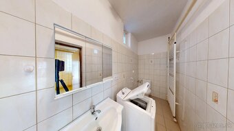 4 IZBOVÝ RODINNÝ DOM V STREDE OBCE, ČIASTOČNÁ REKONŠTRUKCIA - 11