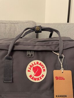 Predám batoh značky Fjällräven Kanken Weekender Super Grey - 11
