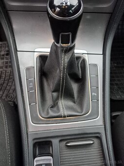 Volkswagen Golf Variant 2015  1.6TDI (porucha motora) - 11