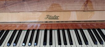 Klavír zn. Rösler - 11