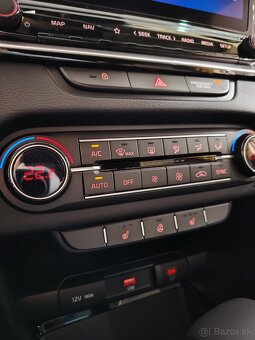 KIA CEED 1,5 T-GDI GOLD, GOLD + MY 2025 - 11