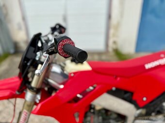 Unikatna Honda CR250R - 11