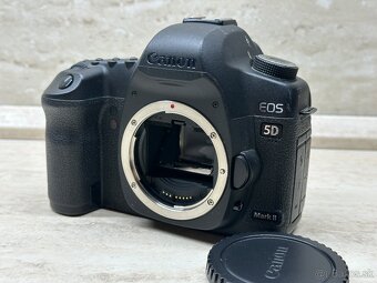 Canon EOS 5D Mark II - 11