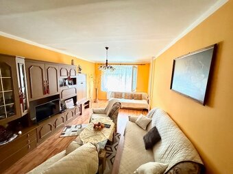 Na predaj veľký  2 izbový byt o výmere 75 m2 Nábrežná ulica - 11