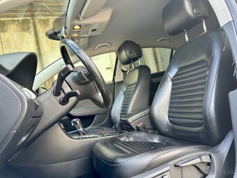 Volkswagen Passat sedan B7 Highline 2.0TDI DSG 4motion - 11