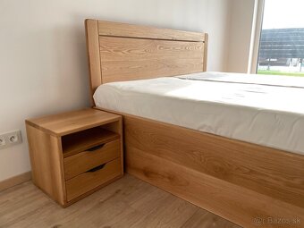 Manželská dubová posteľ 180×200 cm - 11