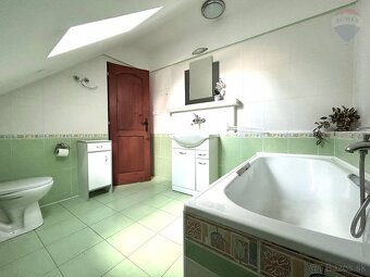 Na predaj: Priestranný rodinný dom s dvoma bytovými jednotka - 11