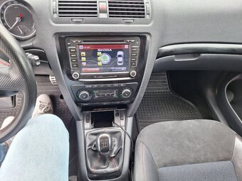 Škodia Octavia RS 2.0 TSI - 11
