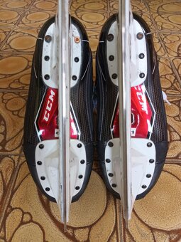 Brankárske korčule CCM Jetspeed FT2, 8,5 D, (užší provedení) - 11