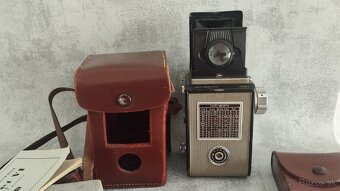 Starý fotoaparat Flexaret s příslušenstvím - 11