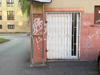 Obchodný priestor námestie, 80m2, 500€ - 11