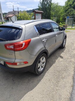 Predaj Kia Sportage SL 4WD 2,0 CRDI EX+XENÓN+ŤAŽNÉ - 11